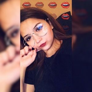 Meet your Posher, Priscilla